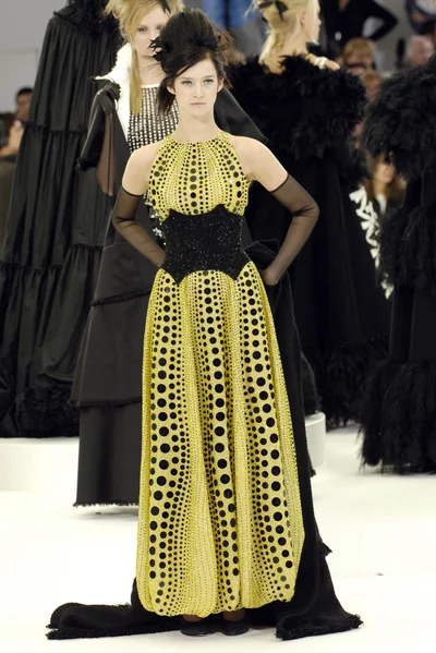 Look 33
